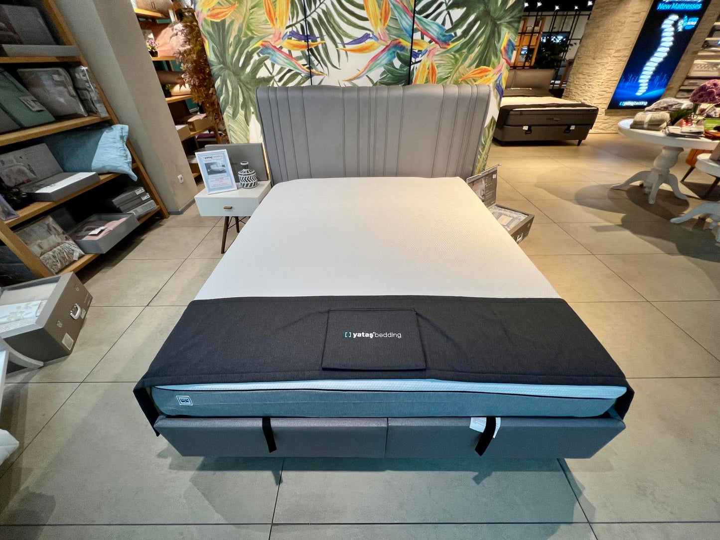 Тапицирана база Lisbon + табла Liven - 160х200см